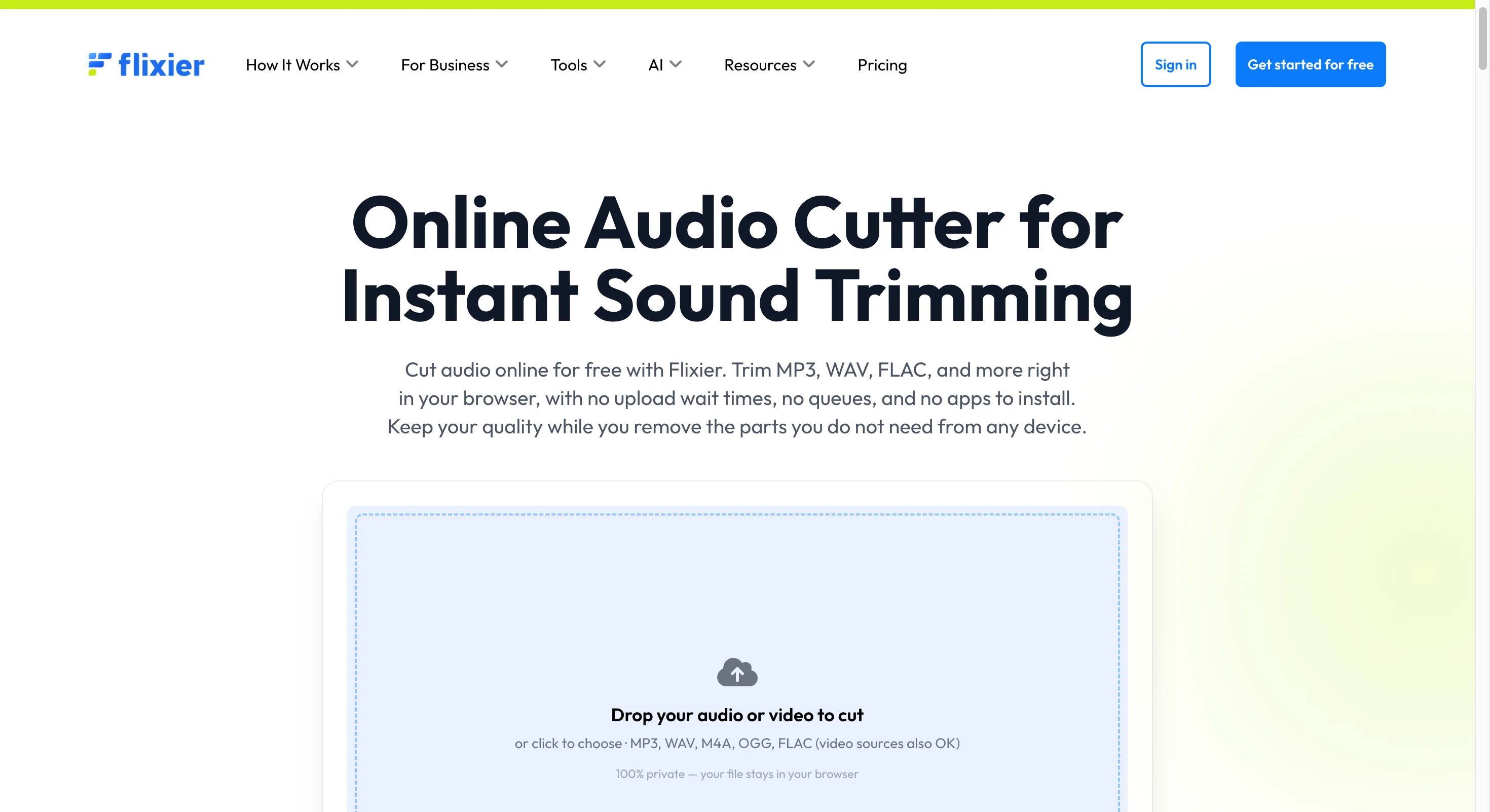 Flixier free audio trimmer with simple slide-to-trim UI exporting WAV